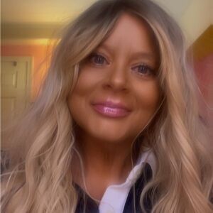 Meet your Posher, Shela